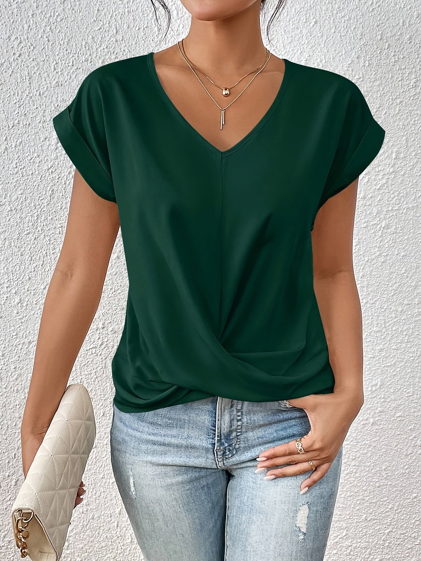 Damski t-shirt z dekoltem w serek i węzłem z przodu, kolor różowy pudrowy