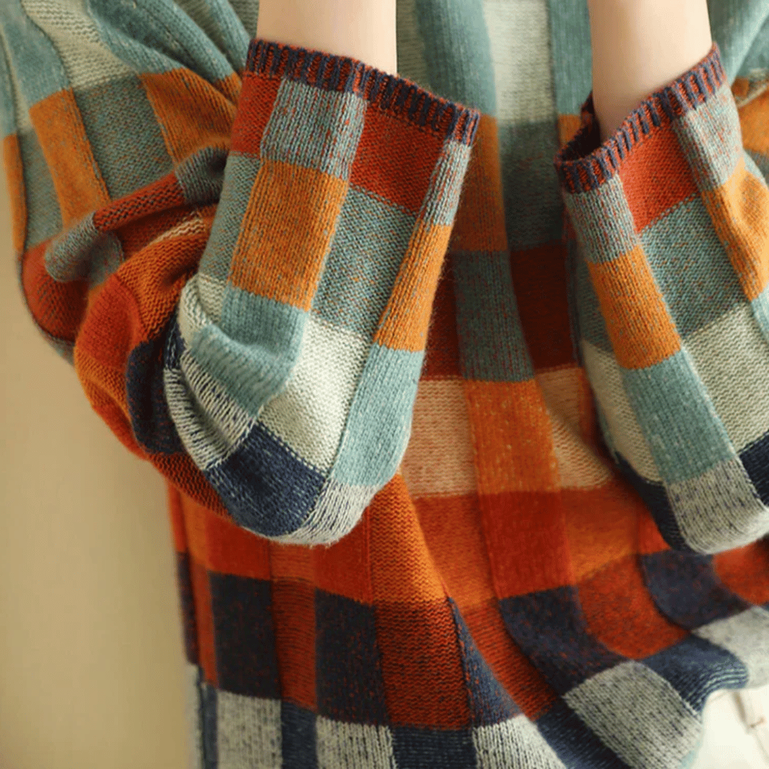 Damski sweter z golfem w patchworkowy wzór