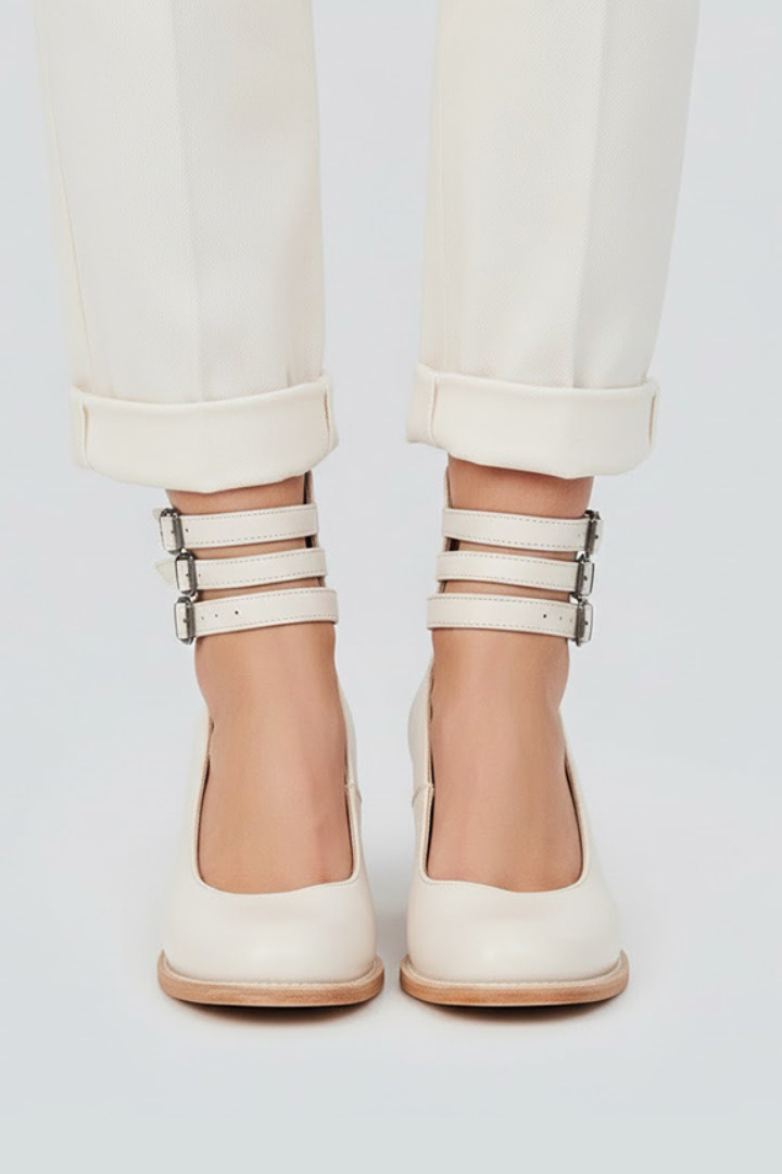 Damska Para Czółenek na Obcasie z Paskiem i Zamkniętym Okrągłym Noskiem