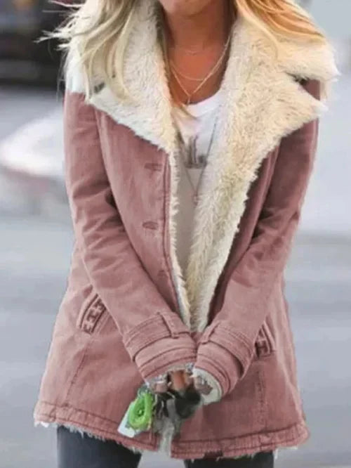 Damska kurtka zimowa z puszystym jasnym kołnierzem i kieszeniami