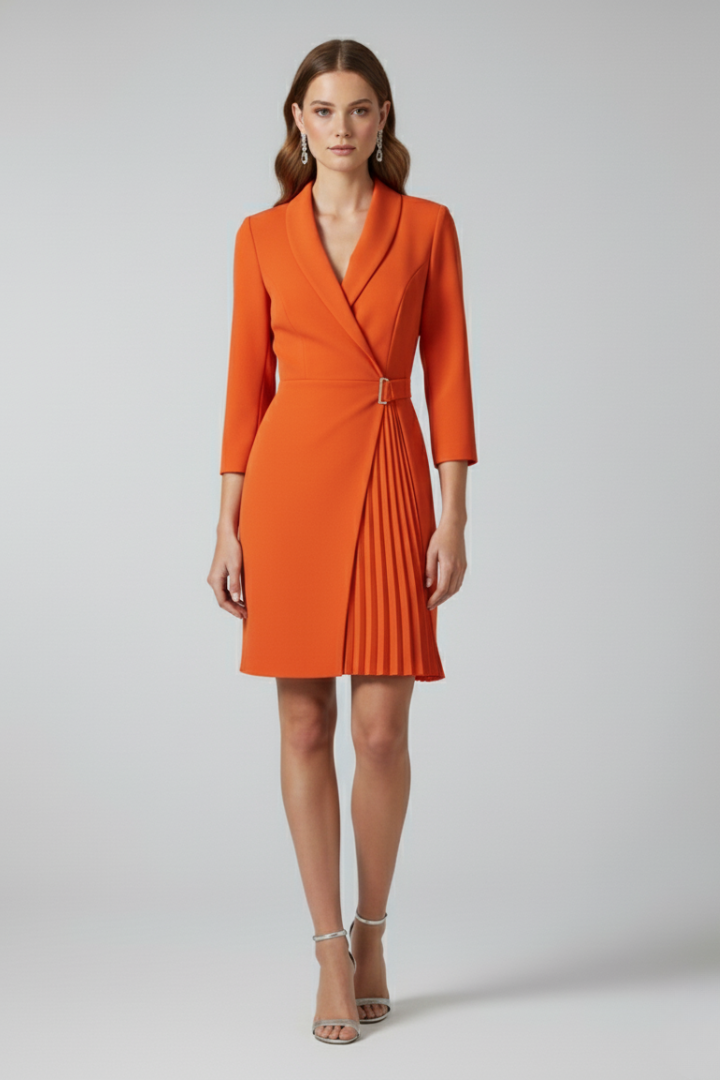 Damska Sukienka Blazerowa z Kołnierzem z Wycięciem i Prostym Dołem