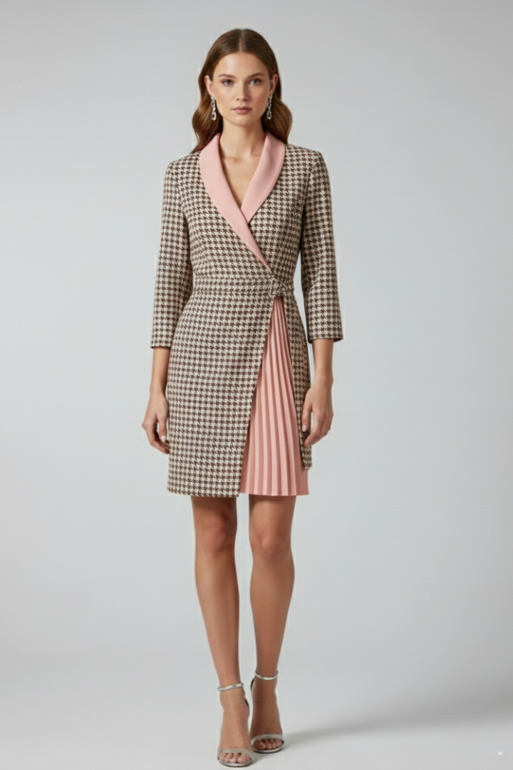 Damska Sukienka Blazerowa z Kołnierzem z Wycięciem i Prostym Dołem