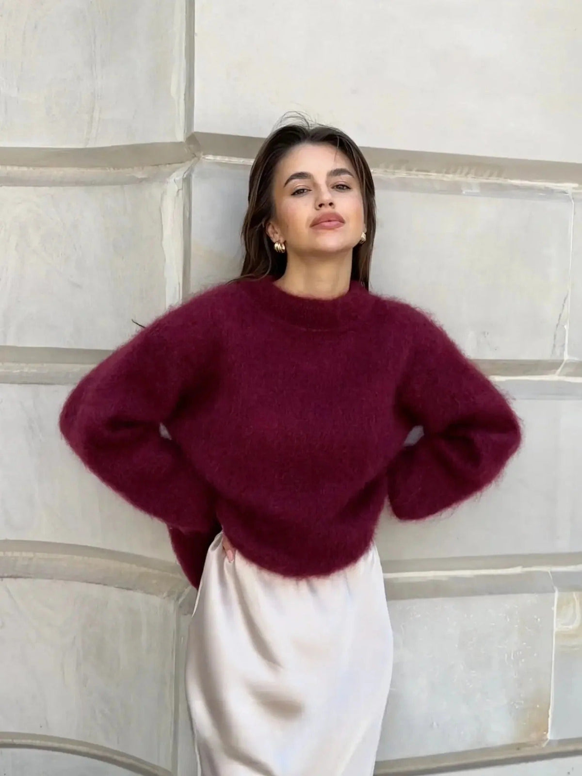 Damski sweter oversize z okrągłym dekoltem i długimi rękawami