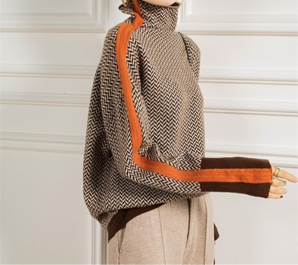 Sweater til damer med rullekrave og fiskebensmønster