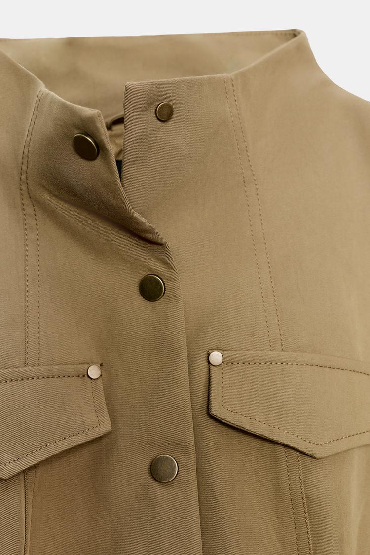 Veste femme kaki à col montant et poches