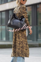 Abrigo midi de mujer de estampado de leopardo con solapas y manga larga