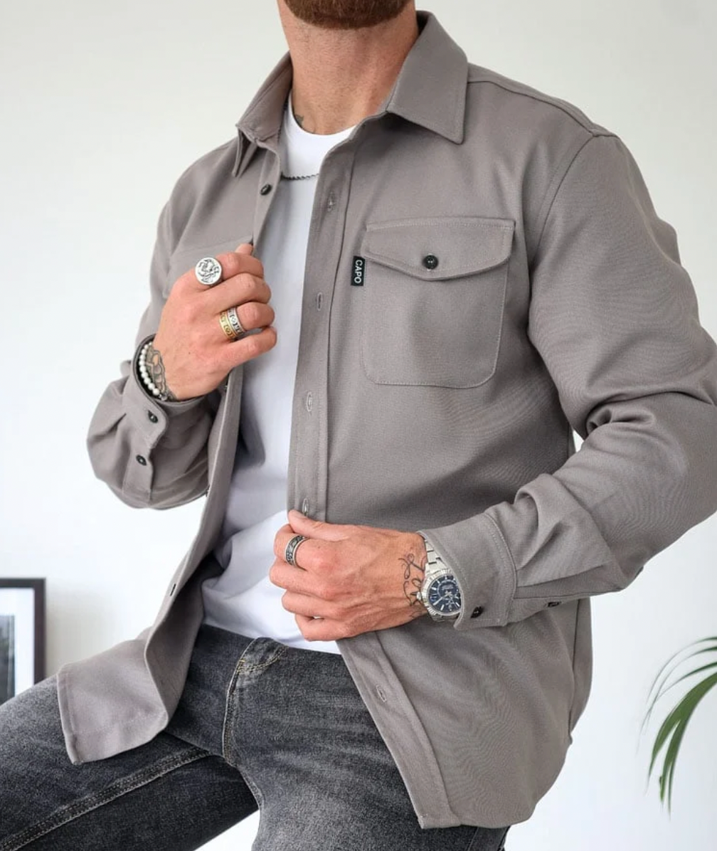 Męska koszula overshirt z długim rękawem, kołnierzykiem i dwiema kieszeniami na piersi