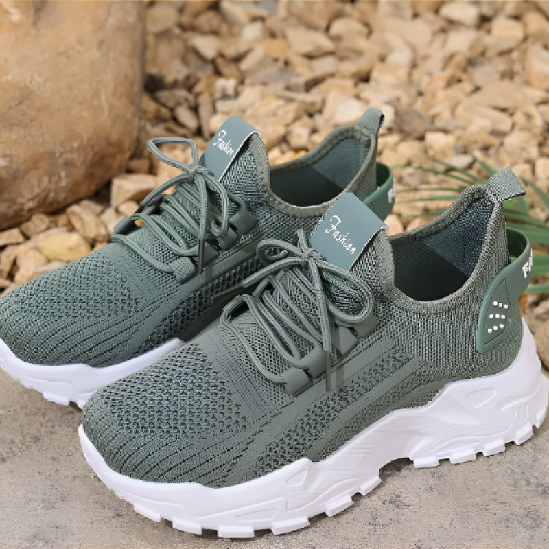Damskie sneakersy sznurowane z ażurową cholewką i grubą podeszwą