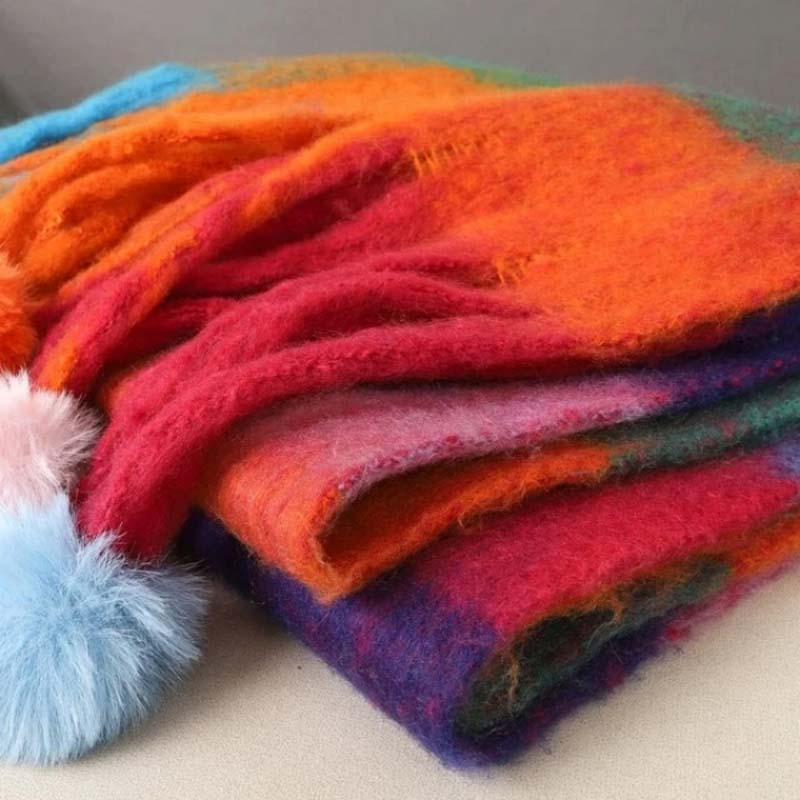 Cachecol multicolor aos quadrados com franjas