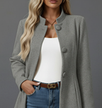 Cappotto donna con chiusura a bottoni, taglio svasato