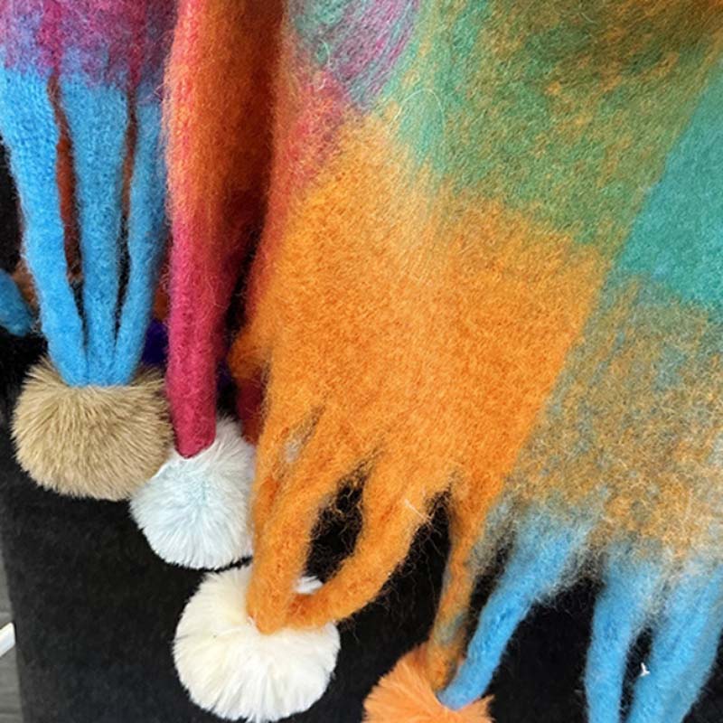 Cachecol multicolor aos quadrados com franjas