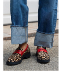 Loafers til damer med leopardmønster, rød rem og hæl