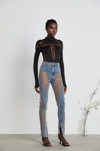 Jean femme ajusté à panneaux transparents et fentes