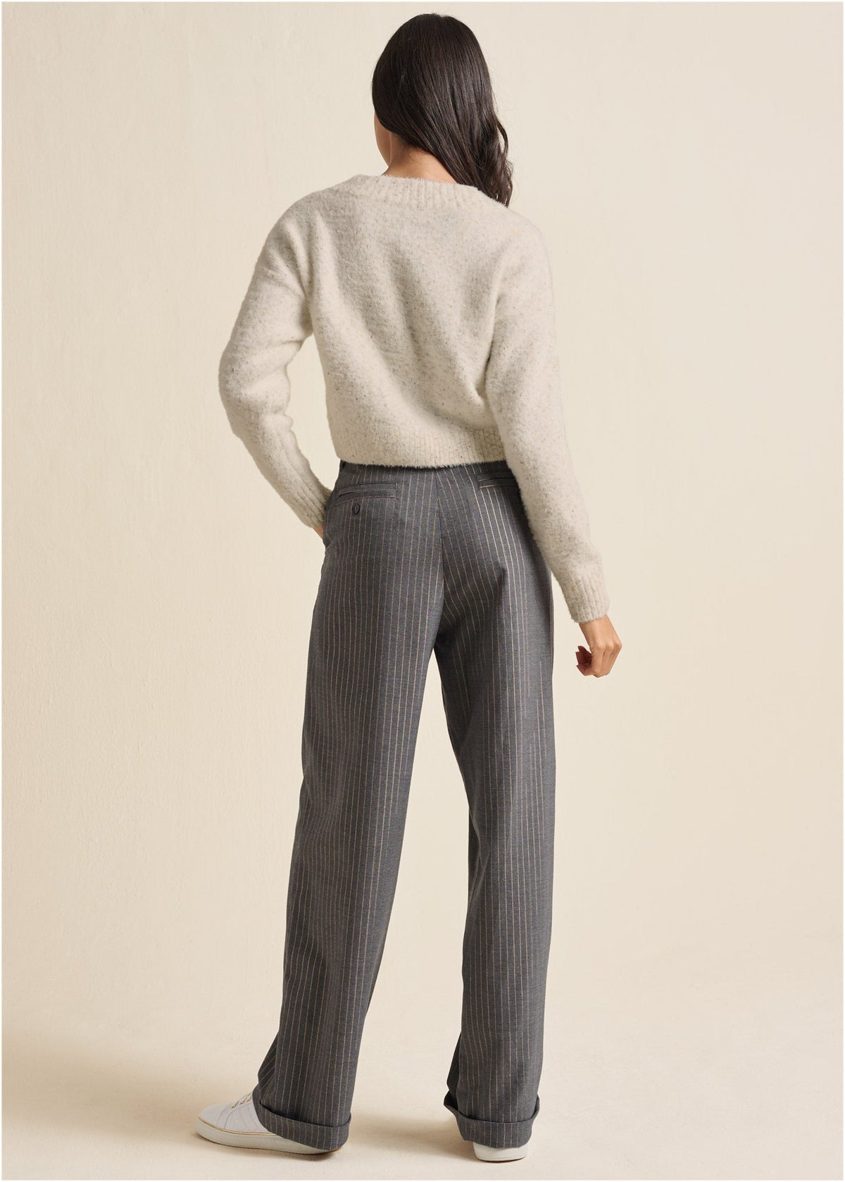 Pull court femme col V, manches longues