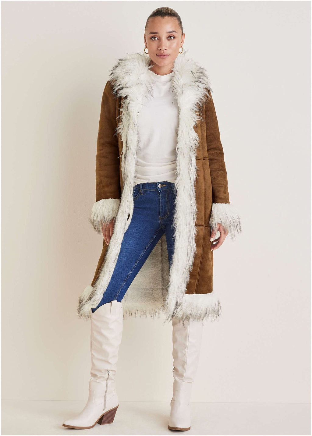 Manteau femme à col et bordures pelucheuses