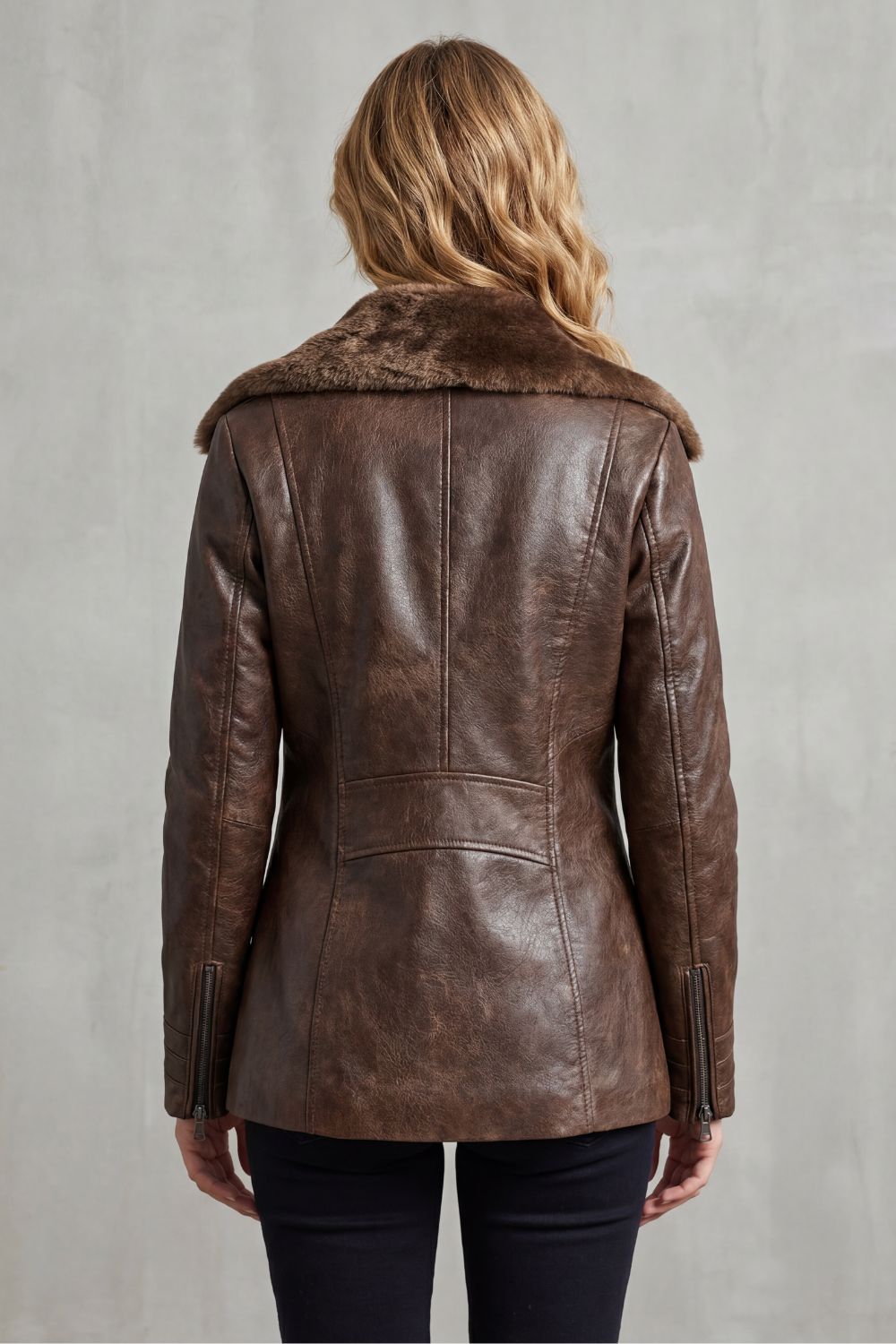 Veste femme marron à large col duveteux et zip