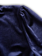 Vestido midi de mulher em veludo com mangas compridas