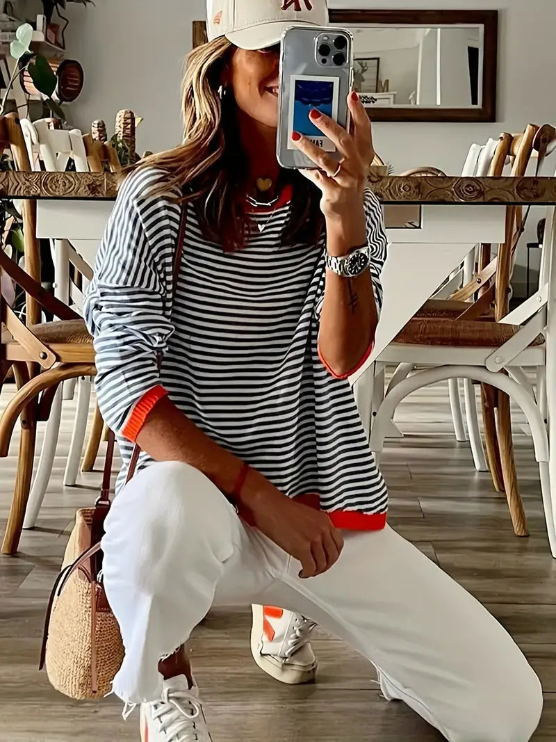 Camisola de mulher às riscas com decote redondo