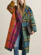 Cappotto donna a quadri con revers e taglio morbido