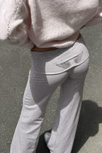 Sweatshirt com capuz de mulher com corte folgado e asas decorativas