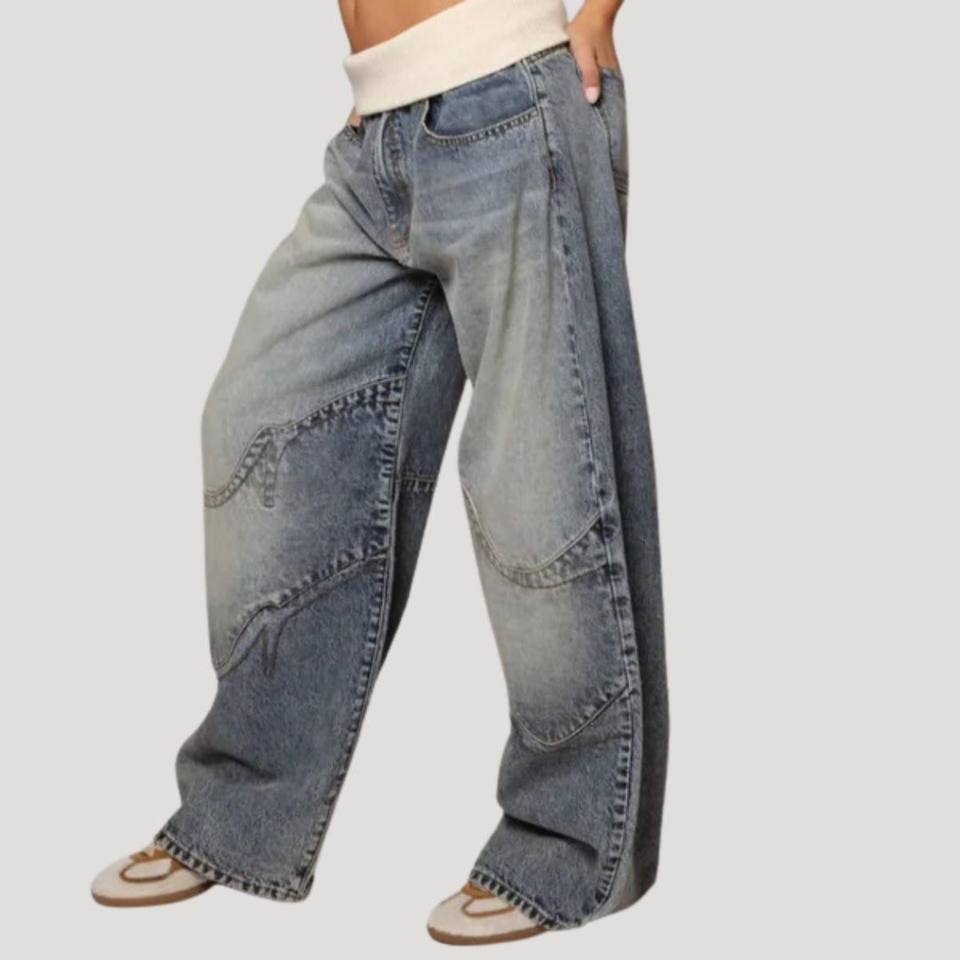 Damskie jasnoniebieskie jeansy baggy z niskim stanem i szerokimi nogawkami