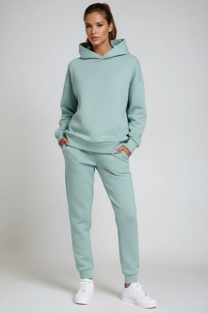 Ensemble survêtement femme avec sweat à capuche et jogger