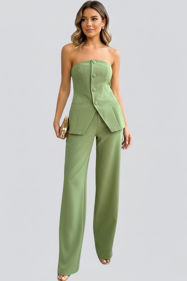 Conjunto de mujer con top corsé y pantalones anchos