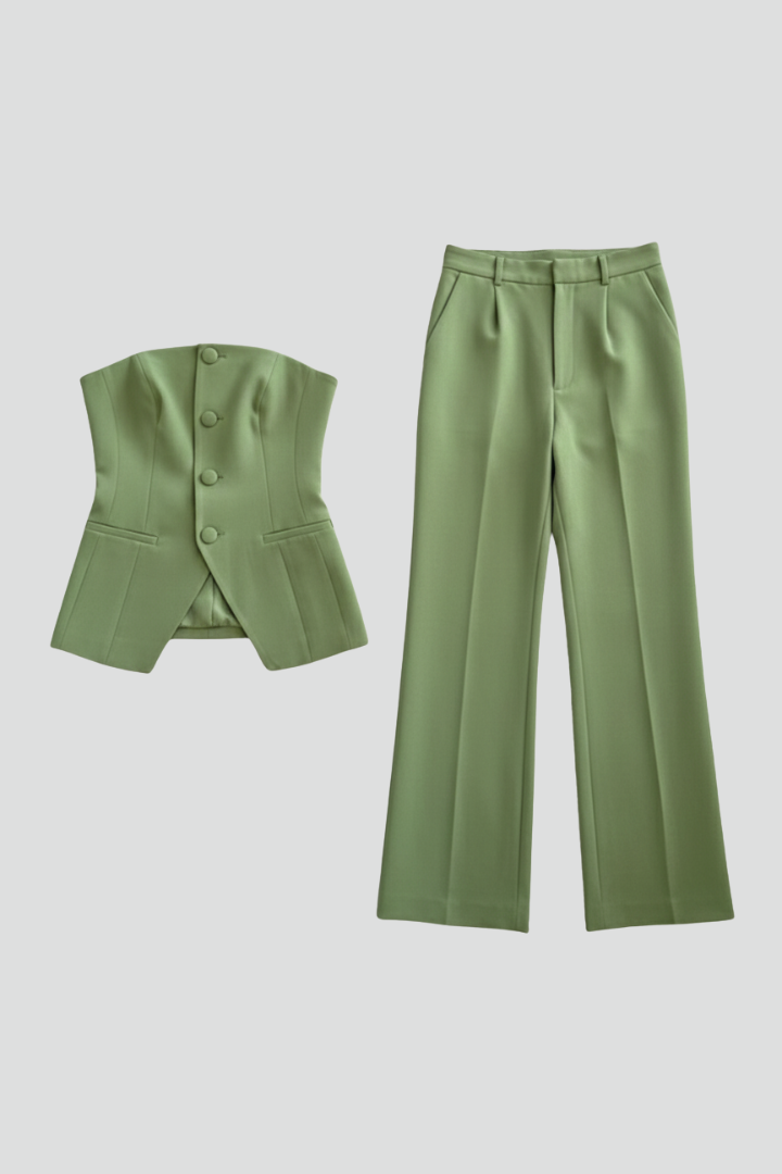 Conjunto de mujer con top corsé y pantalones anchos