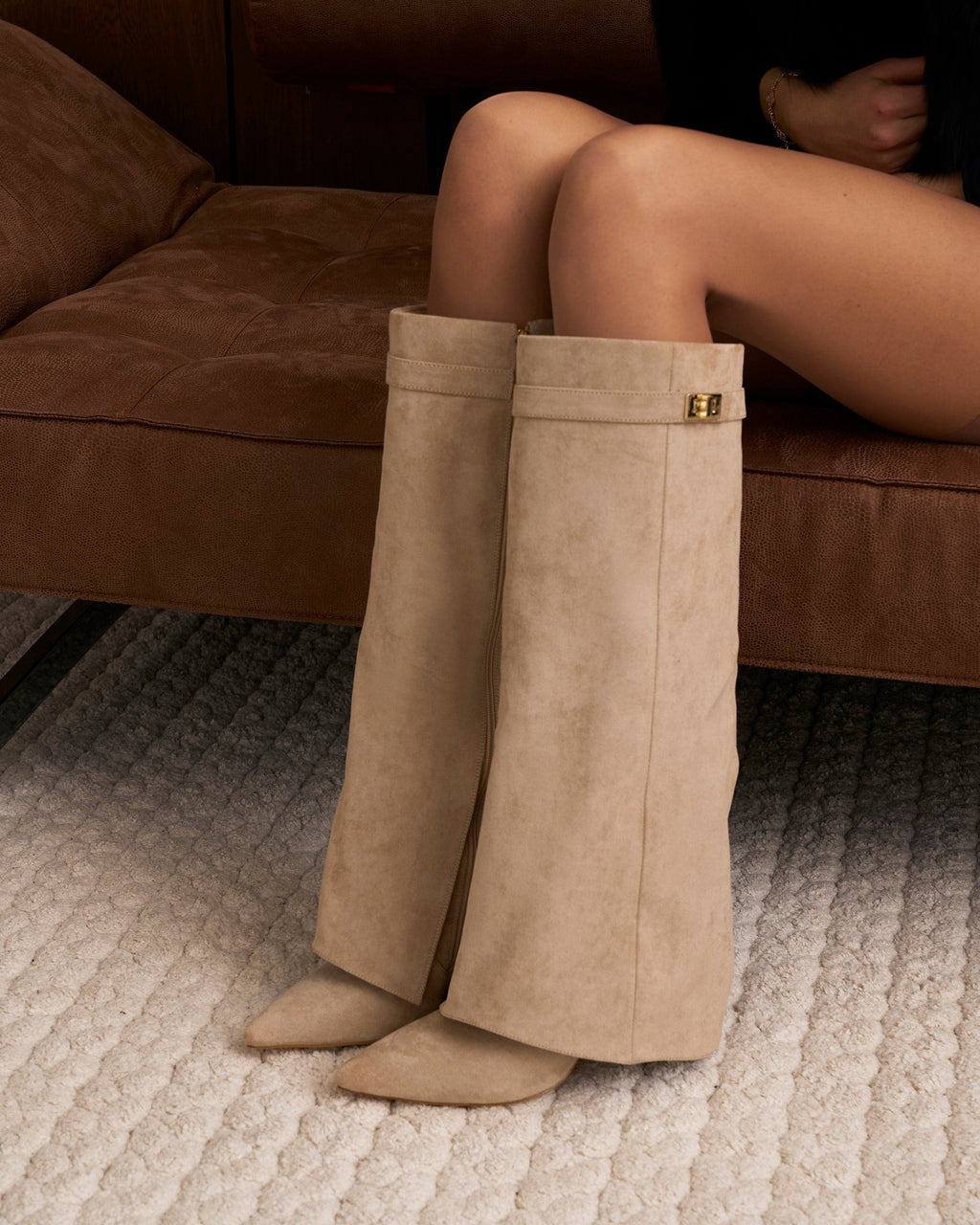 Bottes hautes femme au-dessus du genou avec bride décorative