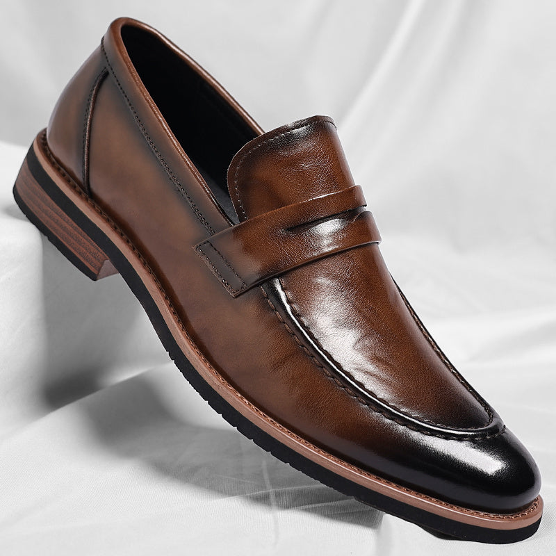 Mocassins penny de homem com costuras e salto baixo