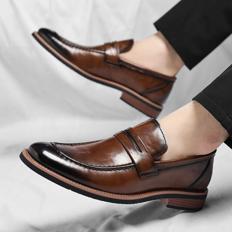 Mocassins penny de homem com costuras e salto baixo