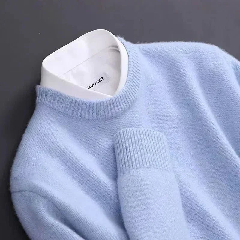 Gładki sweter męski z okrągłym dekoltem i długimi rękawami