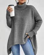 Maglione donna asimmetrico a collo alto con maniche lunghe