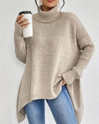 Maglione donna asimmetrico a collo alto con maniche lunghe