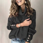 Pull côtelé femme à col roulé et boutons décoratifs