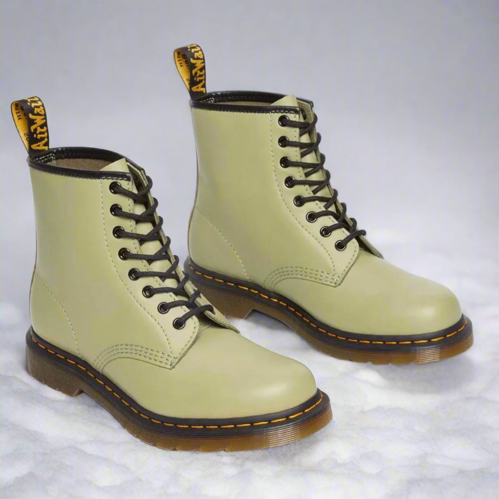 Botas militares de hombre con cordones y caña alta