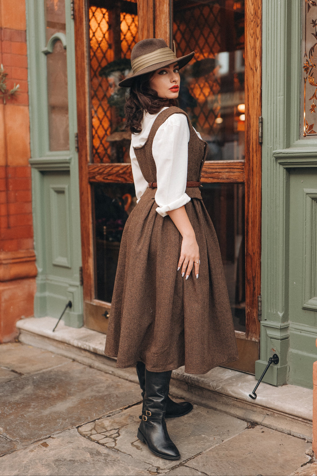 Robe midi femme marron à chevrons et boutons