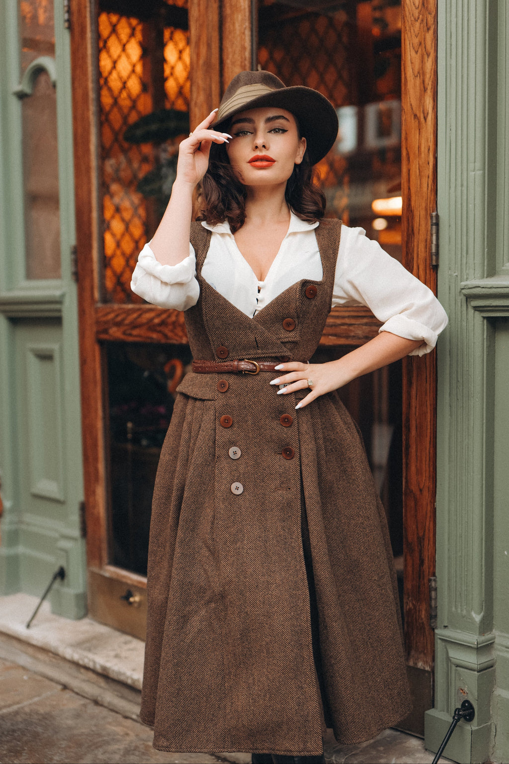 Robe midi femme marron à chevrons et boutons