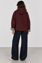 Veste courte femme à capuche et carreaux, bordeaux