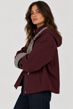 Veste courte femme à capuche et carreaux, bordeaux