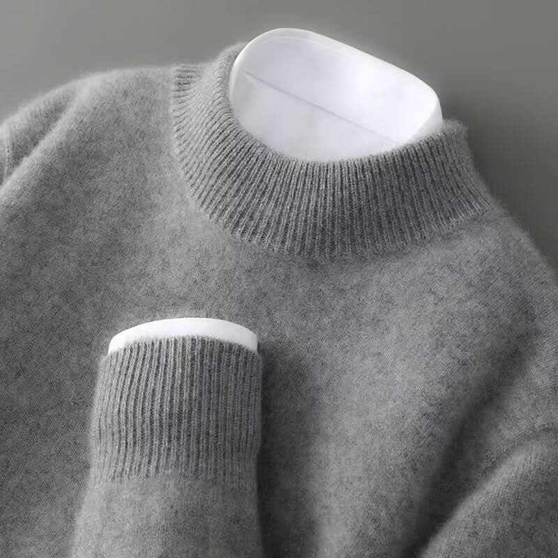 Gładki sweter damski z golfem i długimi rękawami