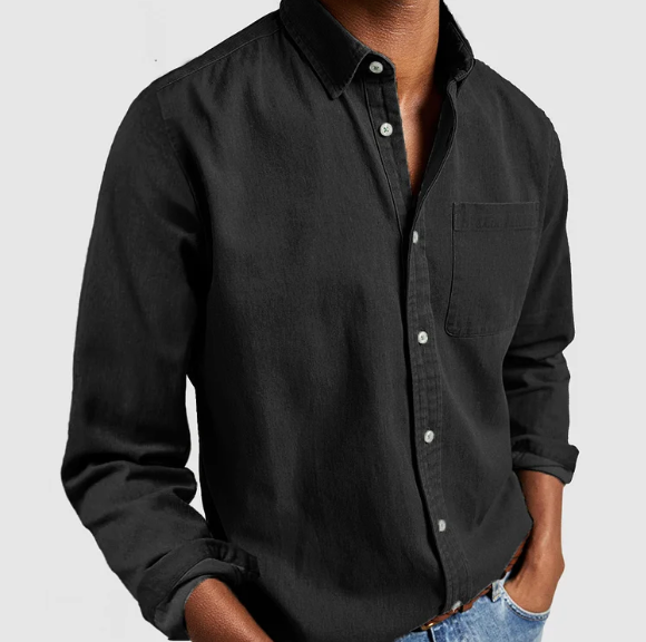 Męska koszula z długim rękawem, klasycznym kołnierzykiem i kieszenią na piersi