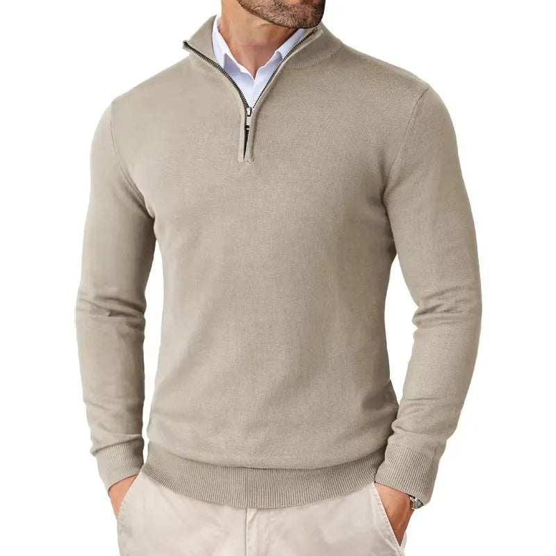 Camisola clássica de homem com fecho curto e gola alta