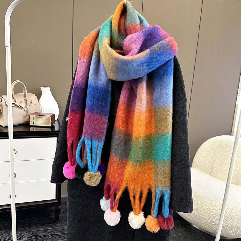 Cachecol multicolor aos quadrados com franjas