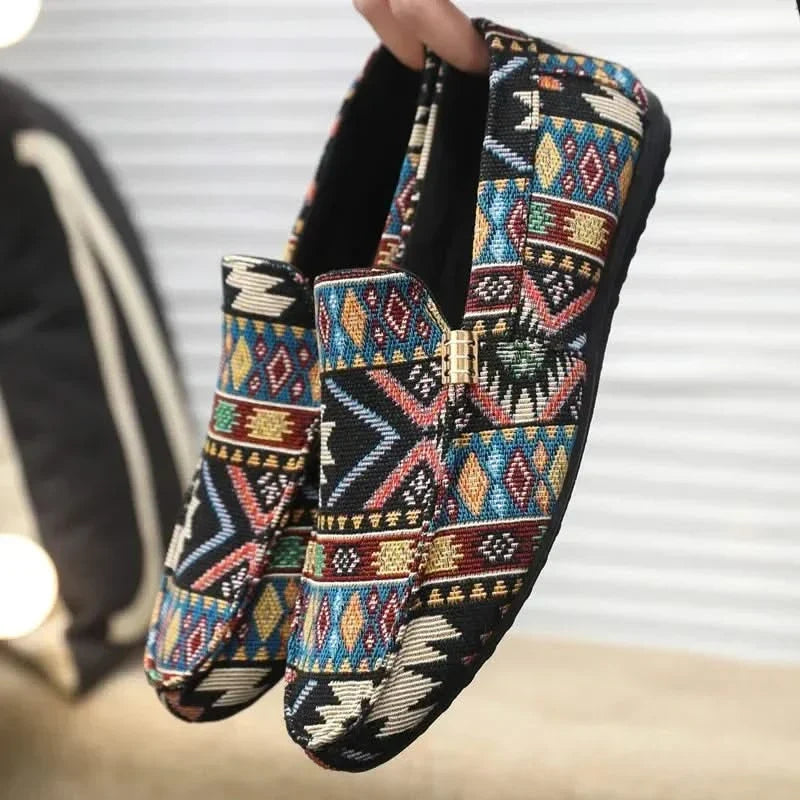 Scarpe basse donna mocassini a motivo con cinturino decorativo