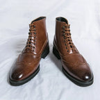 Botines de hombre con cordones y picado brogue