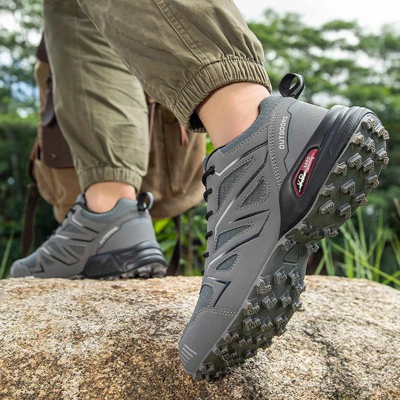 Niskie męskie buty trekkingowe z terenową podeszwą i sznurowaniem