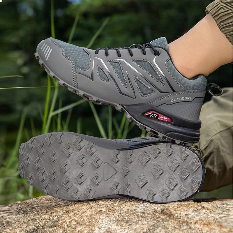 Niskie męskie buty trekkingowe z terenową podeszwą i sznurowaniem