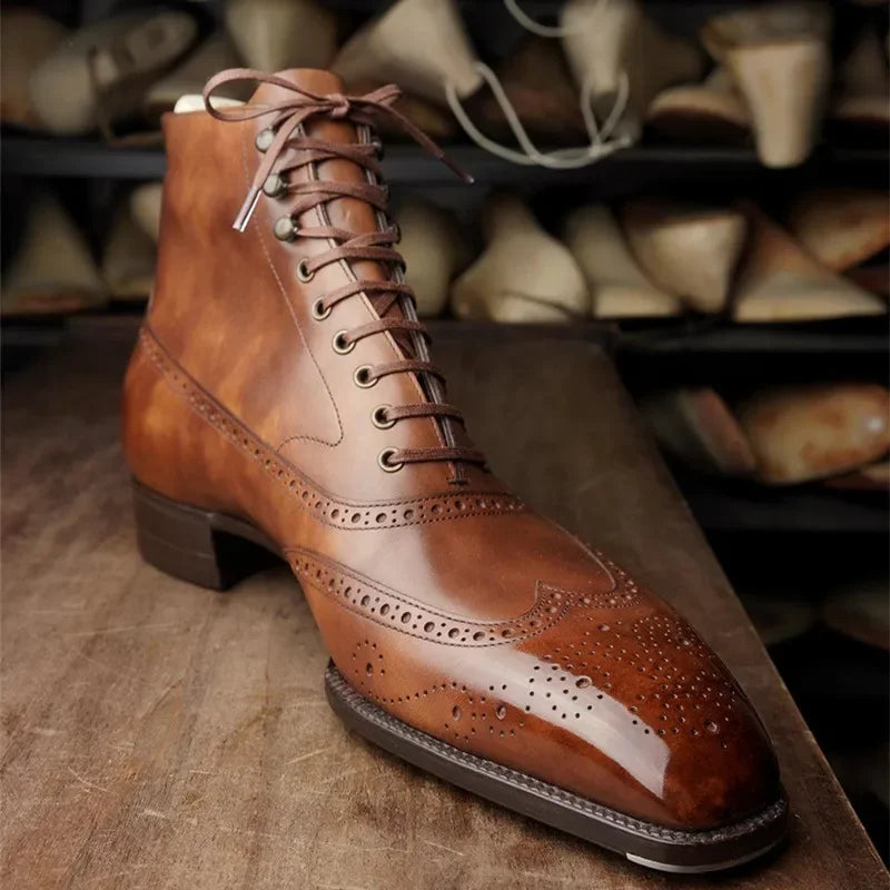 Scarpe uomo stringate brogue alla caviglia con traforo