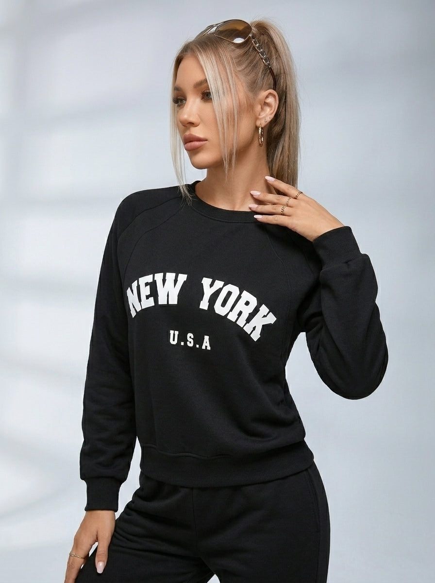 Sweatshirt til damer i sort med New York-tryk og rund hals